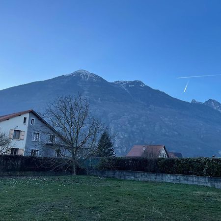 Au Pied De La Vallee Saint-Etienne-de-Cuines Esterno foto